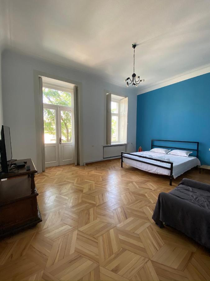 Red Door Apartment Tbilisi ภายนอก รูปภาพ