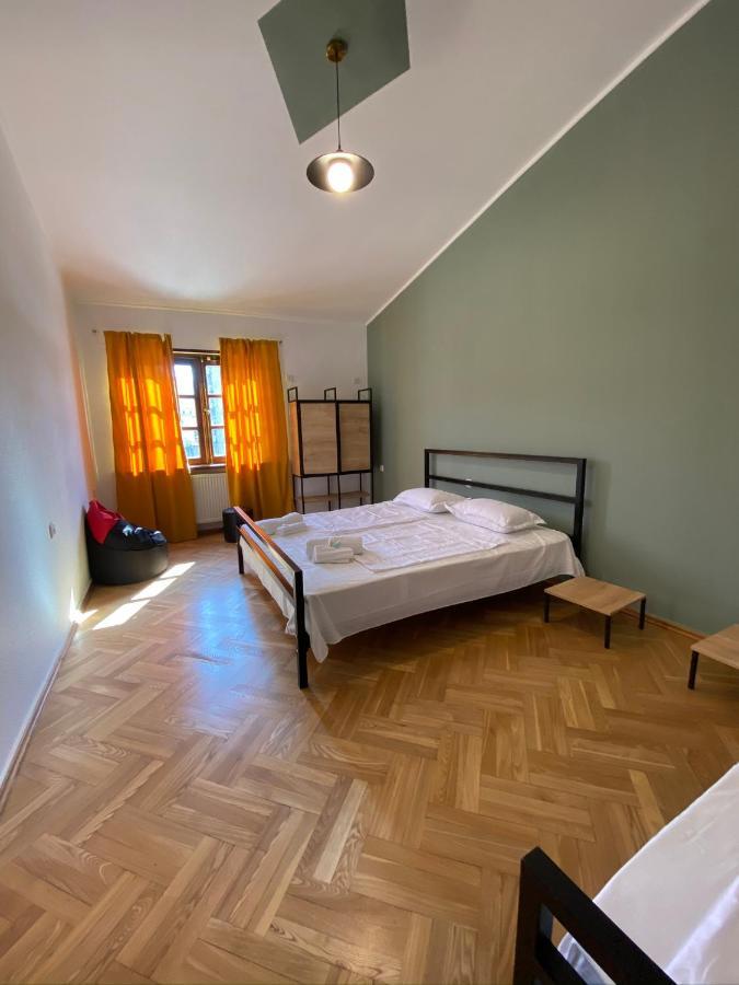Red Door Apartment Tbilisi ภายนอก รูปภาพ