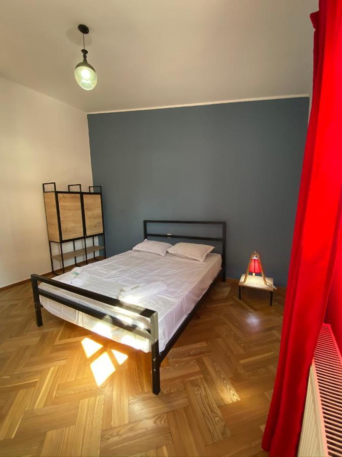 Red Door Apartment Tbilisi ภายนอก รูปภาพ