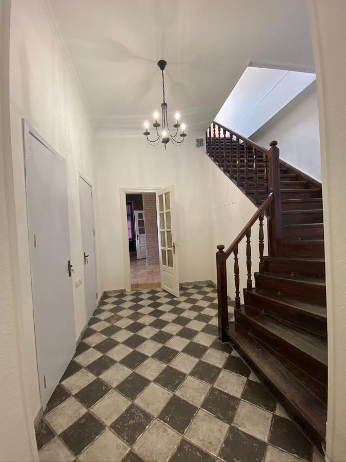 Red Door Apartment Tbilisi ภายนอก รูปภาพ