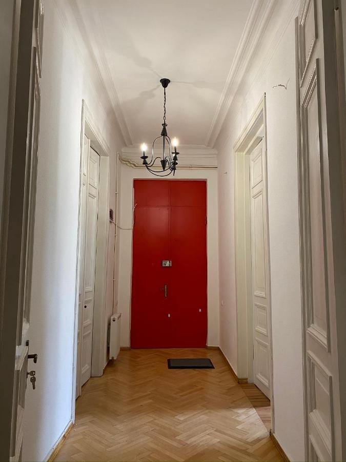 Red Door Apartment Tbilisi ภายนอก รูปภาพ