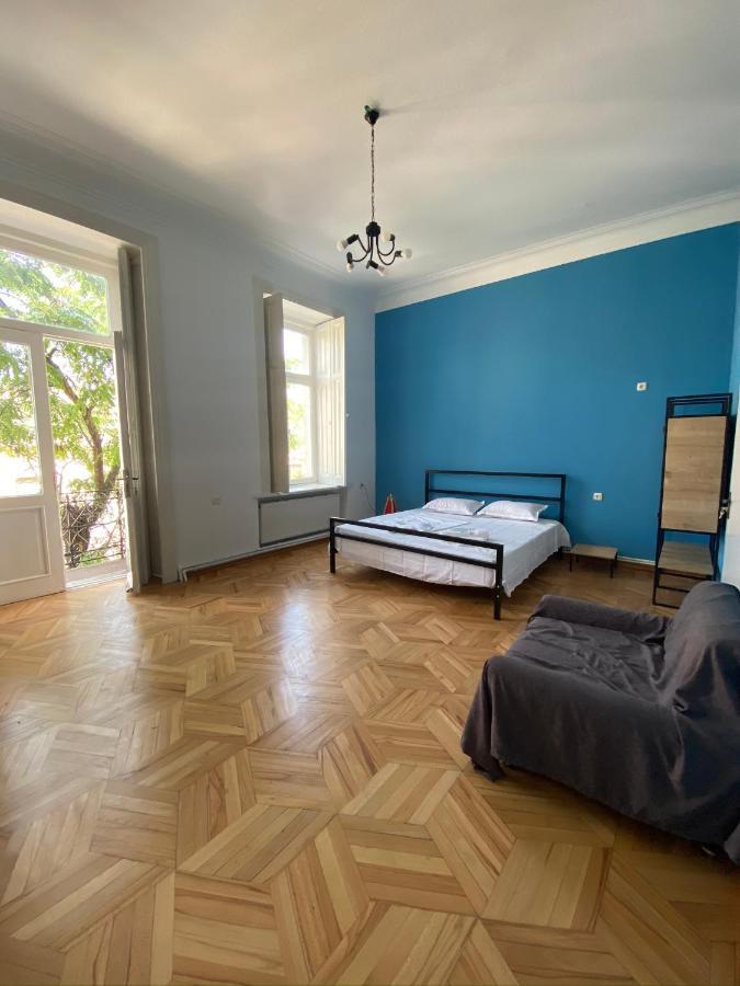 Red Door Apartment Tbilisi ภายนอก รูปภาพ