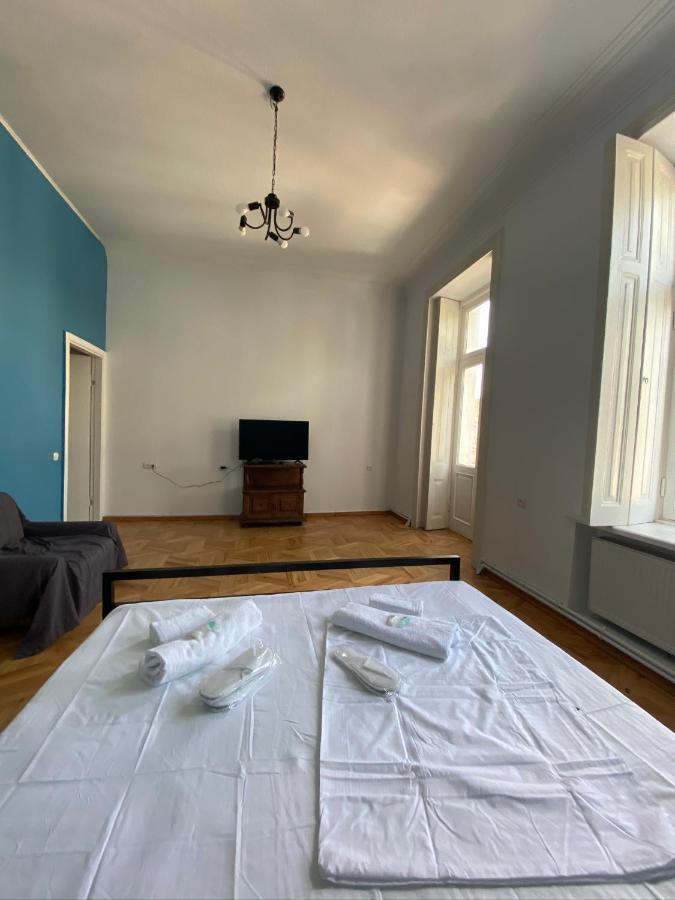 Red Door Apartment Tbilisi ภายนอก รูปภาพ