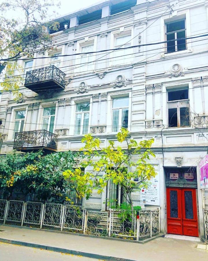 Red Door Apartment Tbilisi ภายนอก รูปภาพ